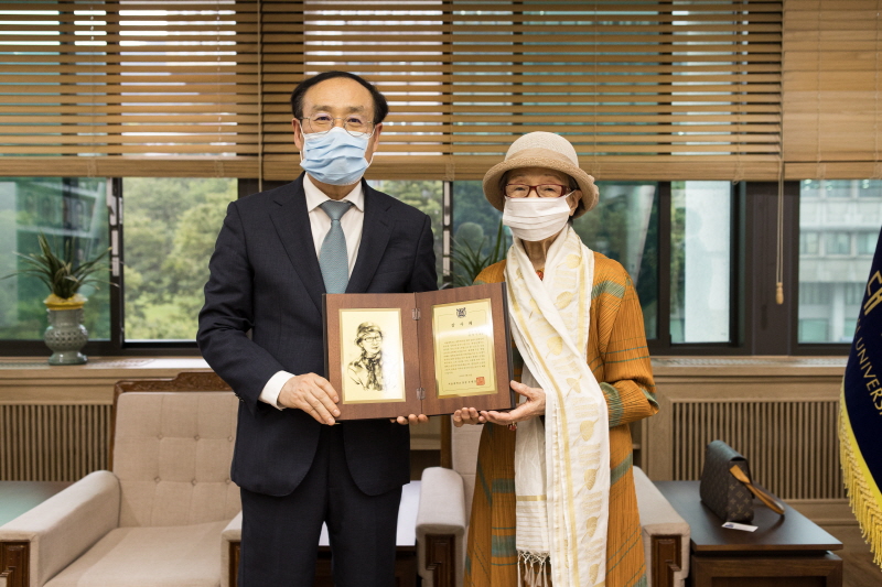 오세정 총장과 김양식 관장