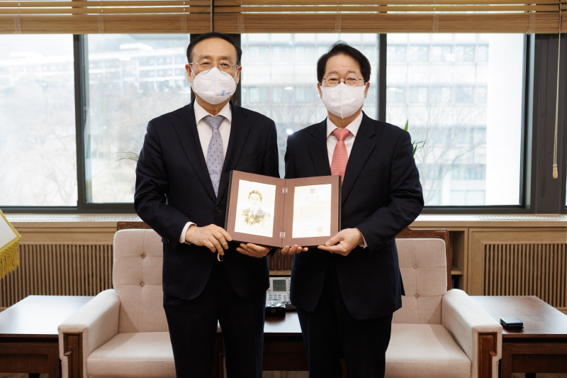 오세정 총장과 김영재 이사장