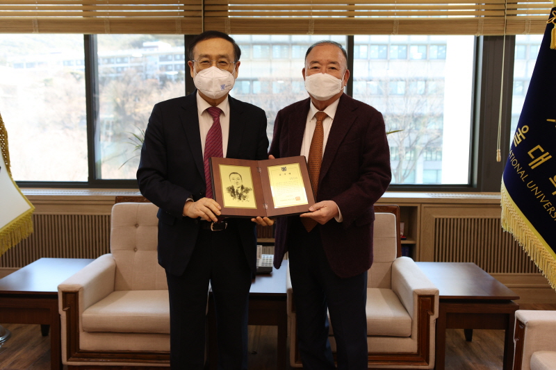 오세정 총장과 박용섭 회장