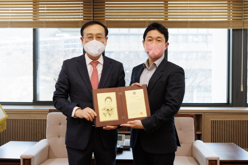 오세정 총장과 조영태 교수