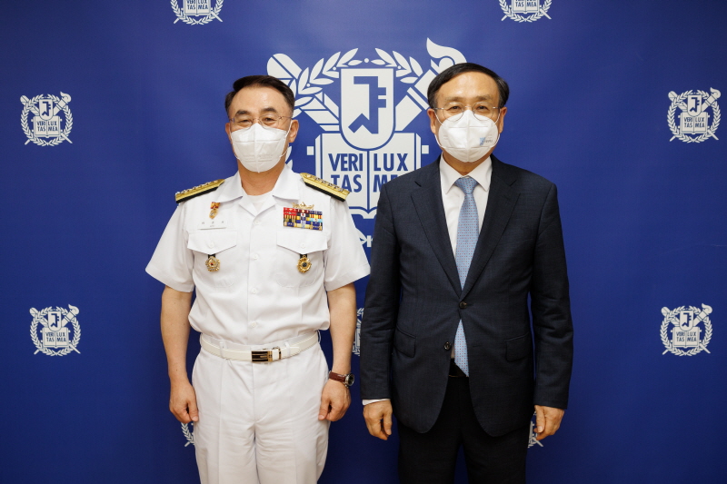 이종호 해군참모총장과 오세정 총장