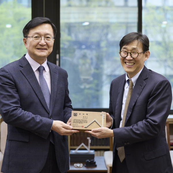 AQR 공동창업자 John M. Liew 박사, 경영대학 ‘류종규 석학 교수 기금’ 7억 원 쾌척